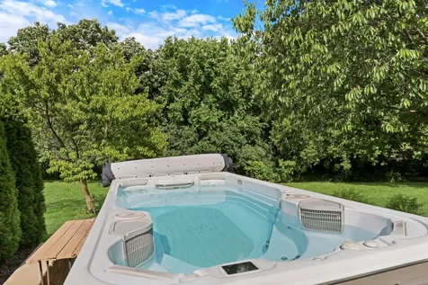40273 North Goldenrod Lane Wadsworth IL 60083