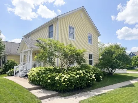 1501 Amos Bennett Street Grayslake IL 60030