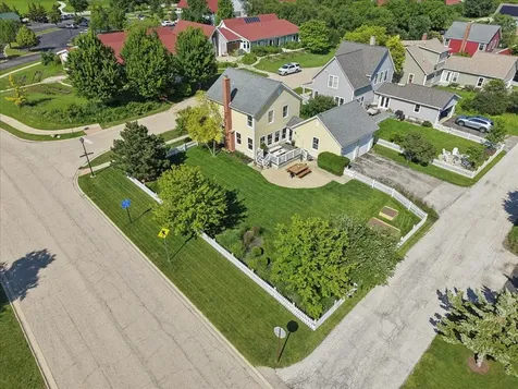 1501 Amos Bennett Street Grayslake IL 60030