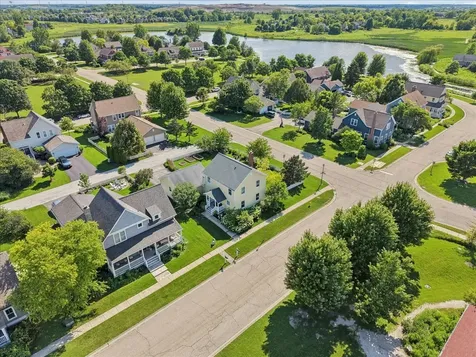 1501 Amos Bennett Street Grayslake IL 60030