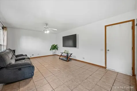 1755 Mission Hills Drive Elgin IL 60123