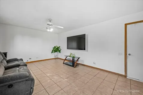 1755 Mission Hills Drive Elgin IL 60123