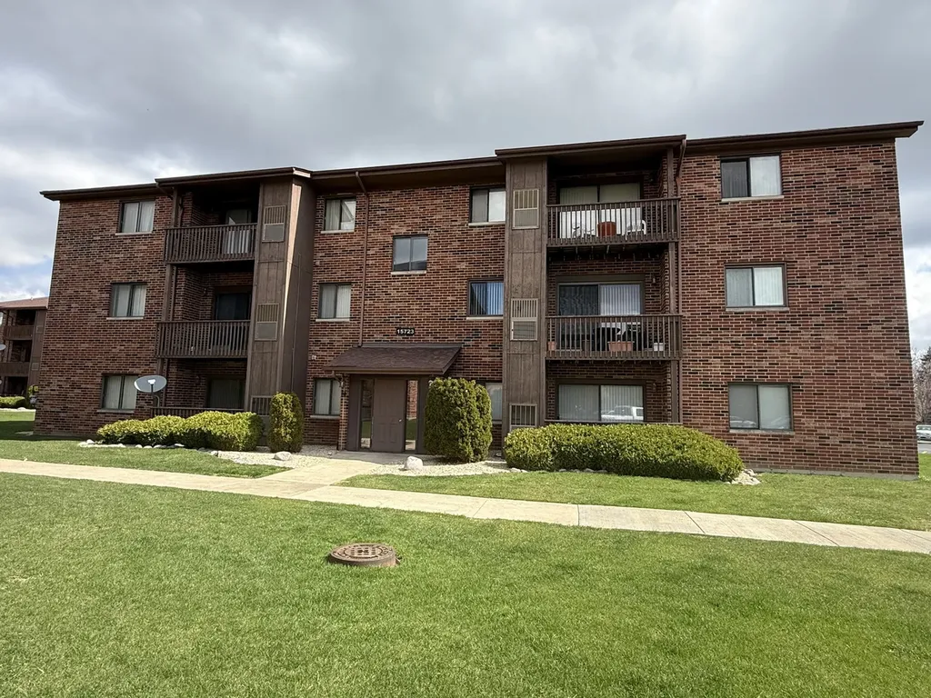 15723 Peggy Lane Oak Forest IL 60452