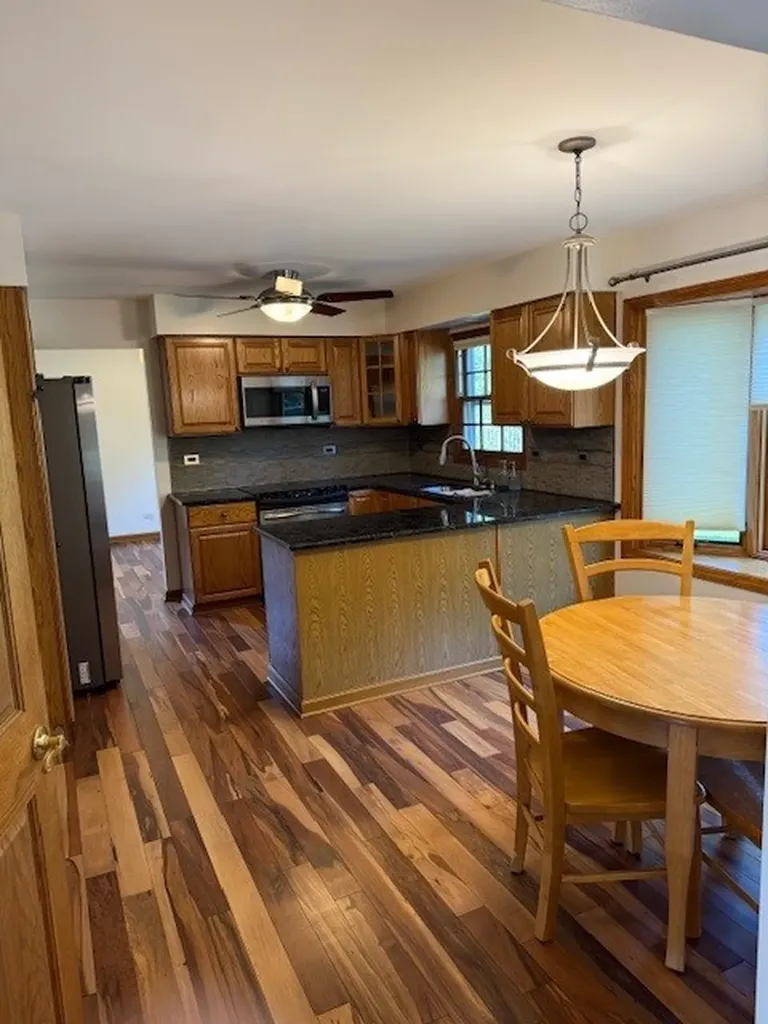 102 North Stauffer Drive Naperville IL 60540