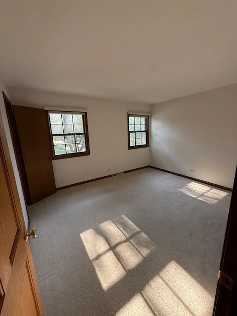 102 North Stauffer Drive Naperville IL 60540