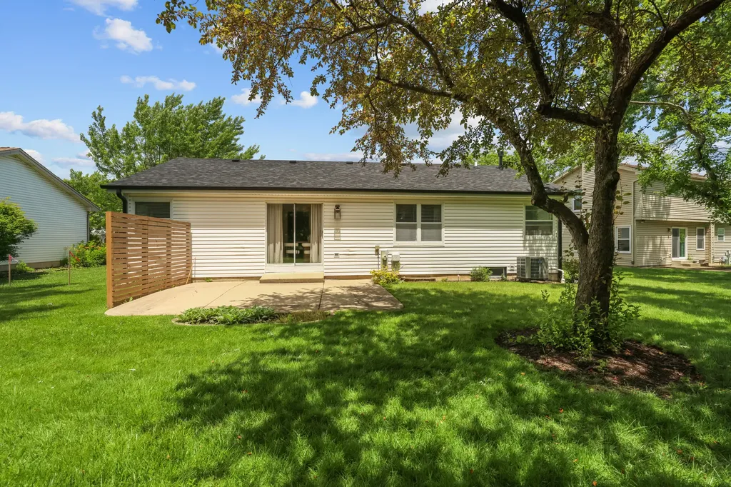 752 North Brookdale Drive Schaumburg IL 60194