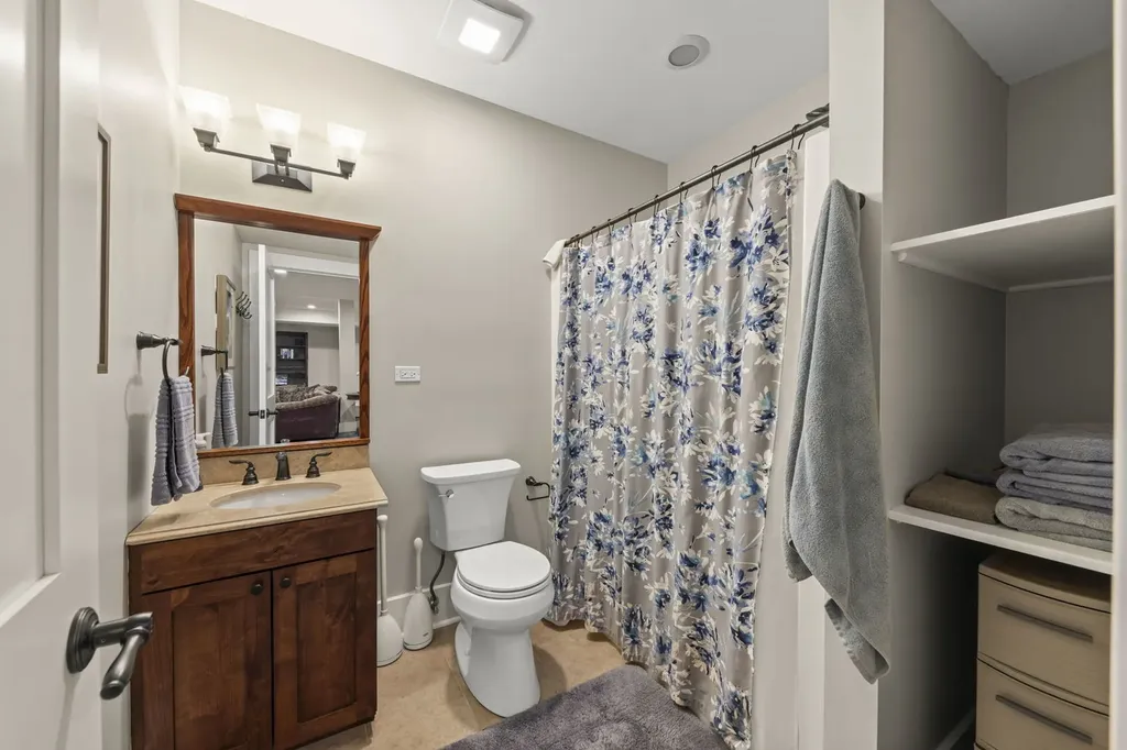 451 Lowell Avenue Glen Ellyn IL 60137