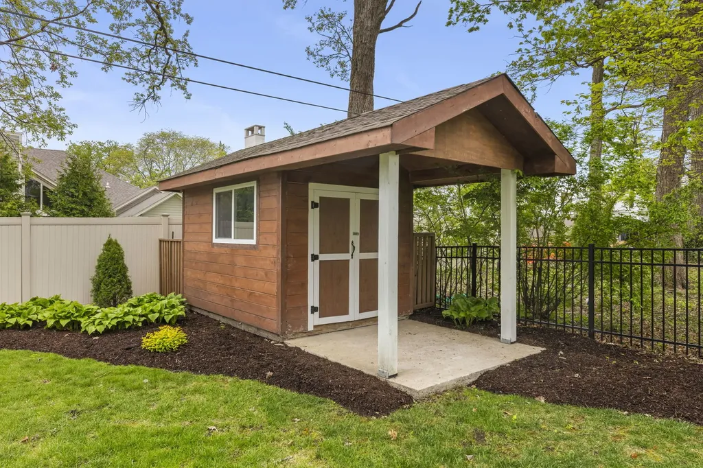 451 Lowell Avenue Glen Ellyn IL 60137