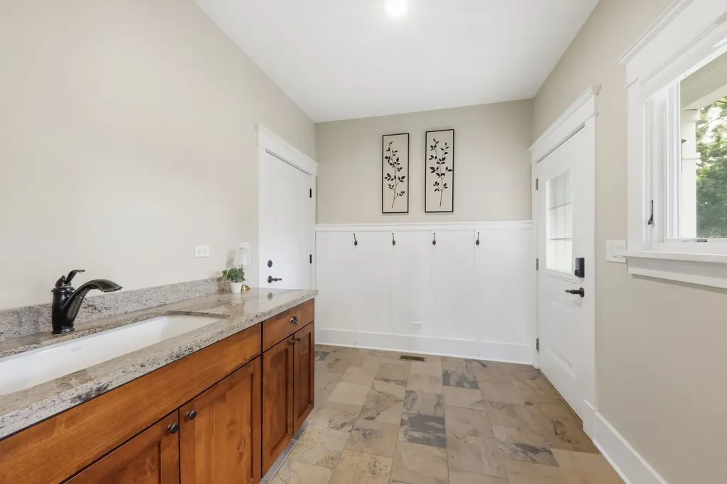 451 Lowell Avenue Glen Ellyn IL 60137