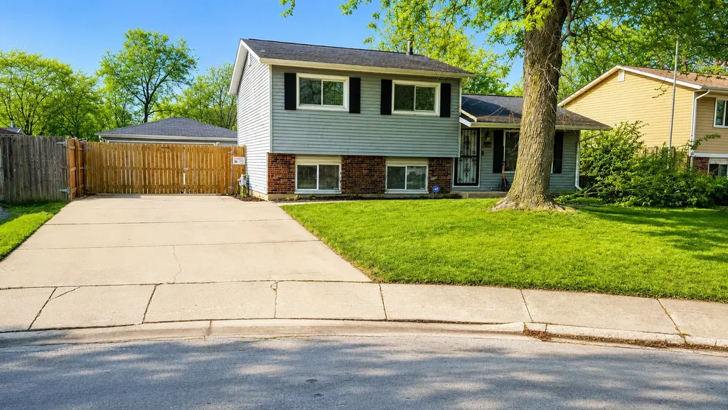 117 Galewood Drive Bolingbrook IL 60440