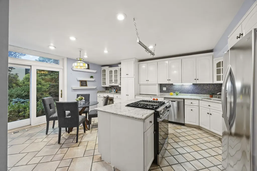 1 Maple Tree Court Elmhurst IL 60126