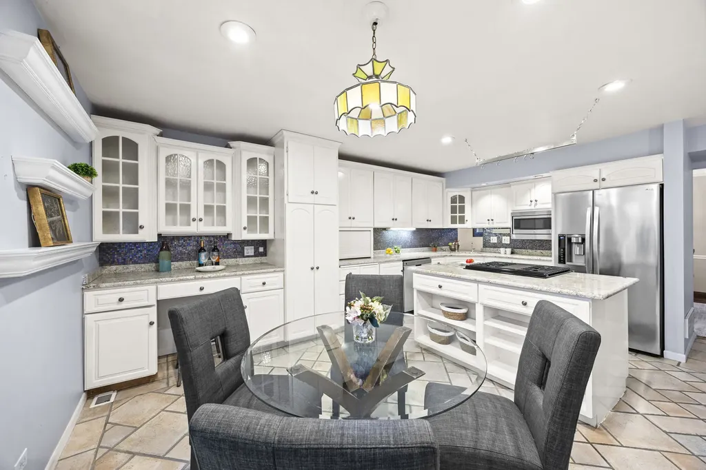 1 Maple Tree Court Elmhurst IL 60126