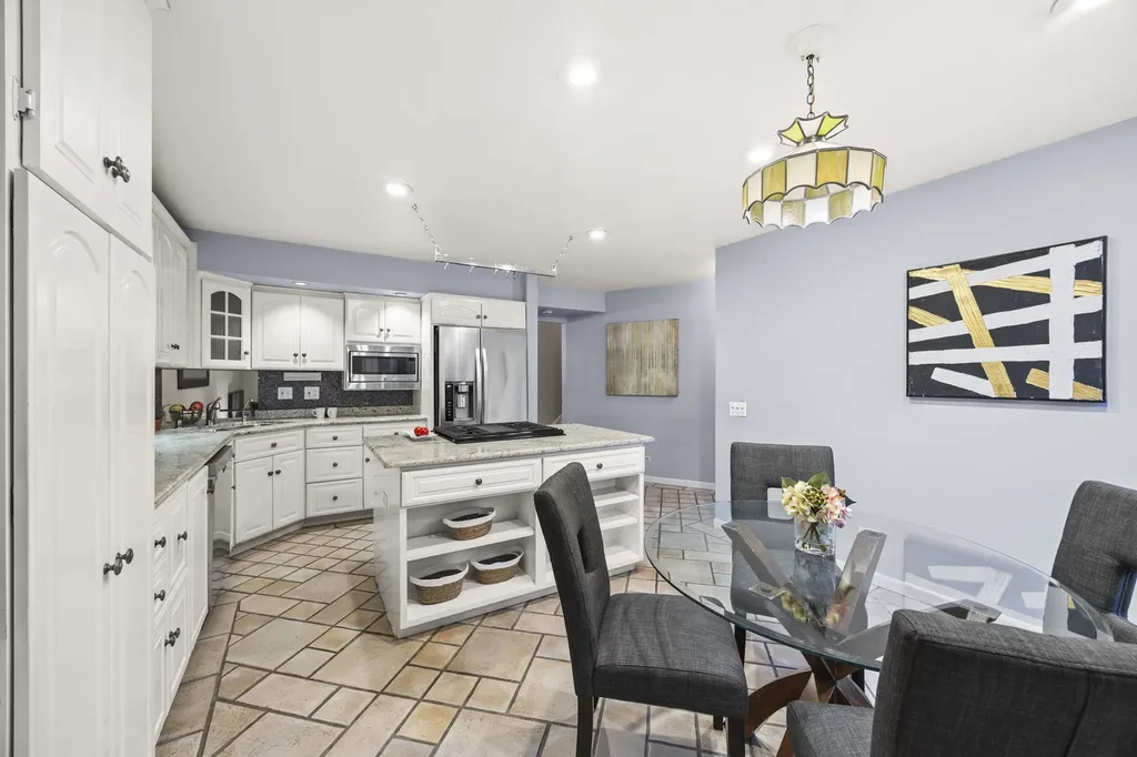 1 Maple Tree Court Elmhurst IL 60126