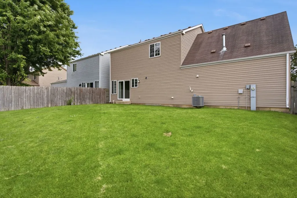 1758 Edith Lane Aurora IL 60504