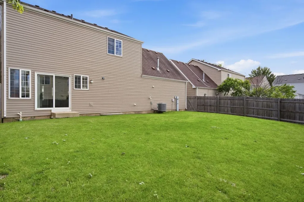 1758 Edith Lane Aurora IL 60504