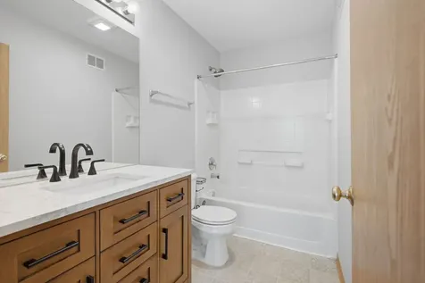 1758 Edith Lane Aurora IL 60504