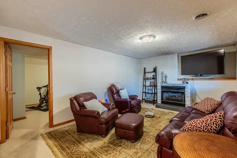 19 Chairtree Court Putnam IL 61560
