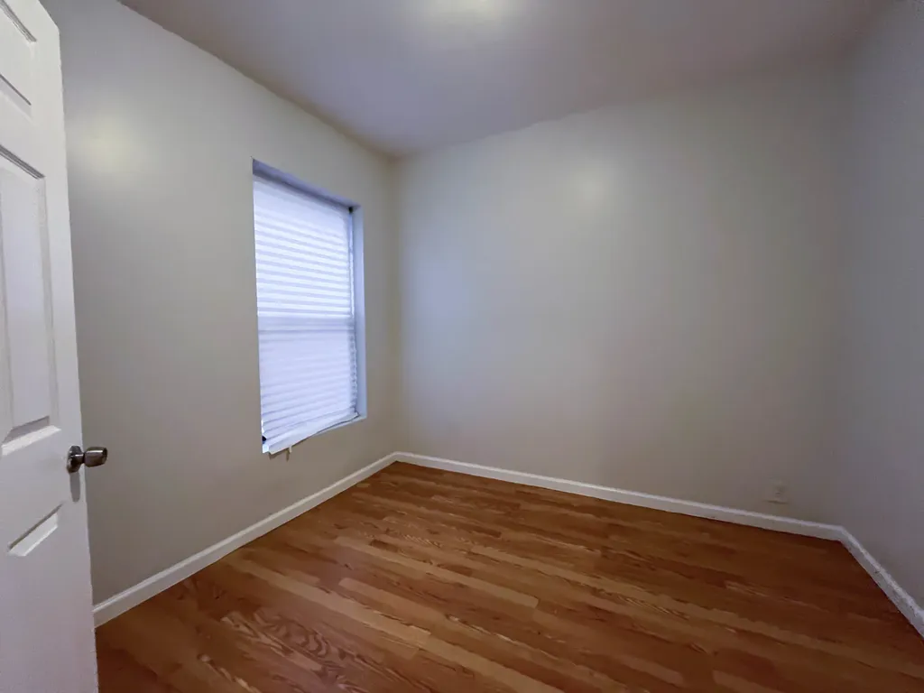 7721 South Peoria Street Chicago IL 60620