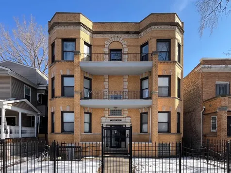 7721 South Peoria Street Chicago IL 60620