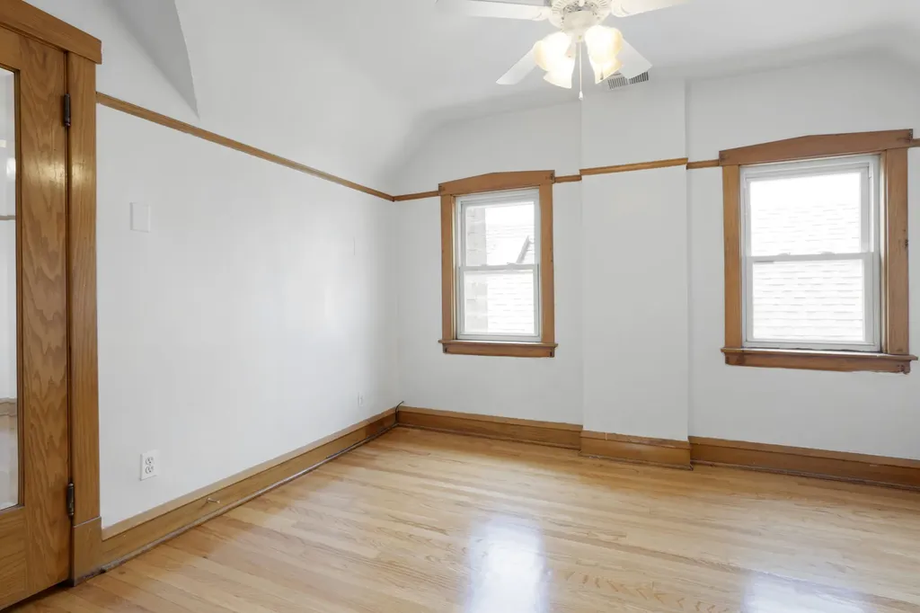 4101 West Oakdale Avenue Chicago IL 60641