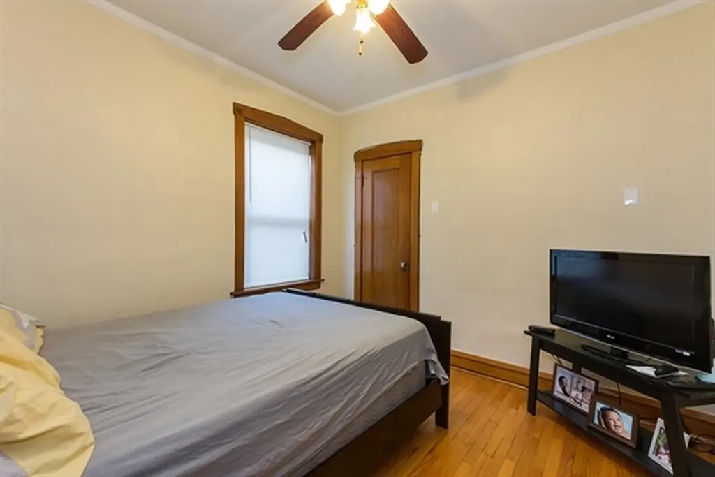 4101 West Oakdale Avenue Chicago IL 60641