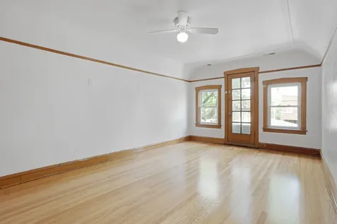 4101 West Oakdale Avenue Chicago IL 60641