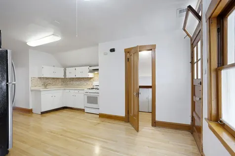 4101 West Oakdale Avenue Chicago IL 60641