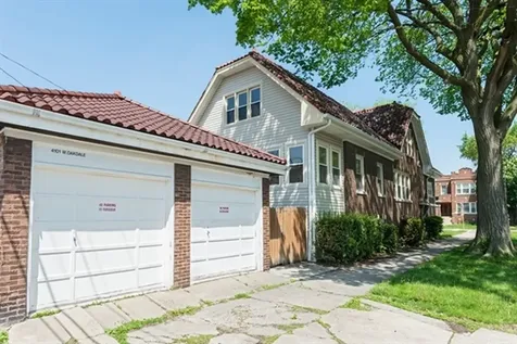 4101 West Oakdale Avenue Chicago IL 60641