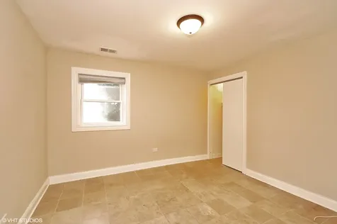 4101 West Oakdale Avenue Chicago IL 60641