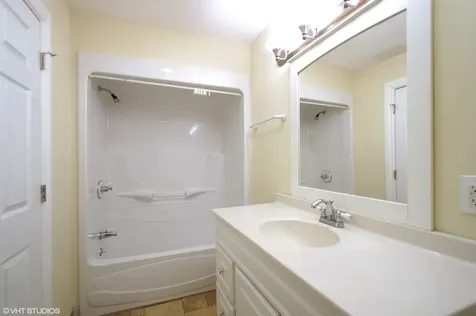 4101 West Oakdale Avenue Chicago IL 60641