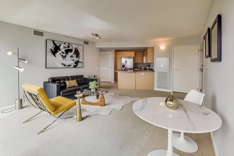 1720 Maple Avenue Evanston IL 60201