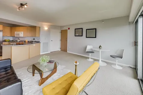 1720 Maple Avenue Evanston IL 60201