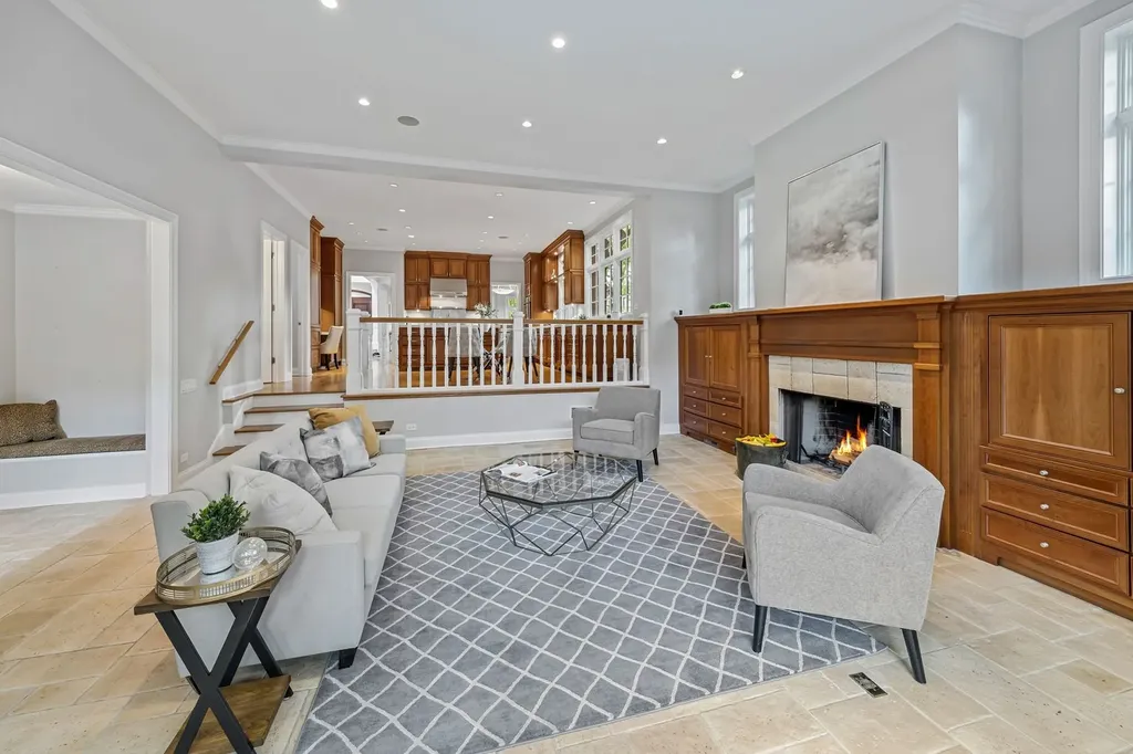 1852 West Wellington Avenue Chicago IL 60657