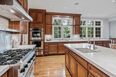 1852 West Wellington Avenue Chicago IL 60657