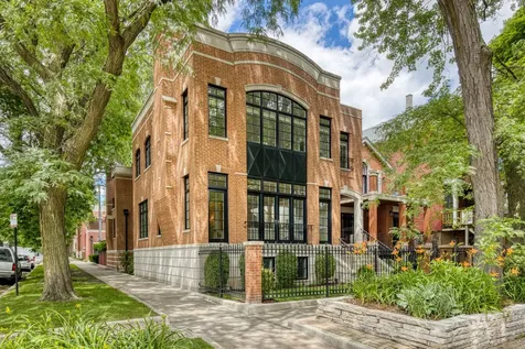 1852 West Wellington Avenue Chicago IL 60657
