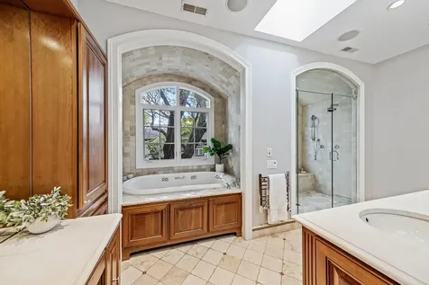 1852 West Wellington Avenue Chicago IL 60657