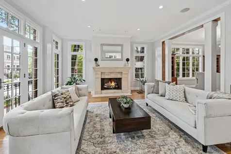 1852 West Wellington Avenue Chicago IL 60657