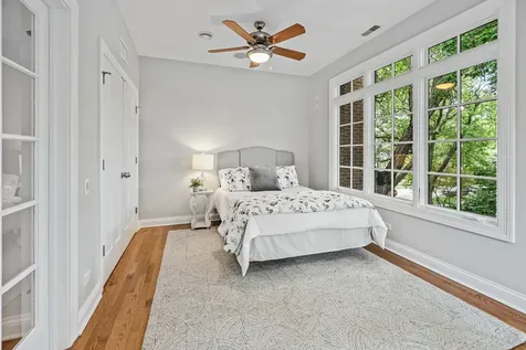 1852 West Wellington Avenue Chicago IL 60657