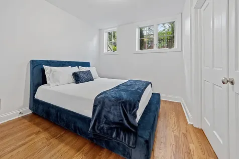 1852 West Wellington Avenue Chicago IL 60657