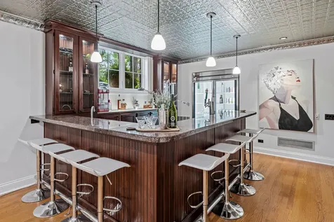 1852 West Wellington Avenue Chicago IL 60657