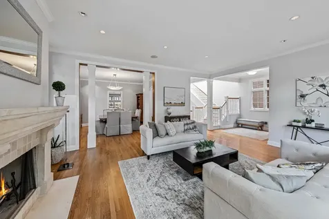 1852 West Wellington Avenue Chicago IL 60657