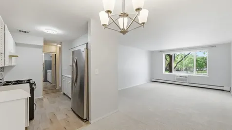 1880 Bonnie Lane Hoffman Estates IL 60169