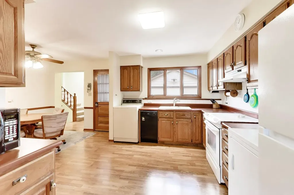 336 West Fremont Avenue Elmhurst IL 60126