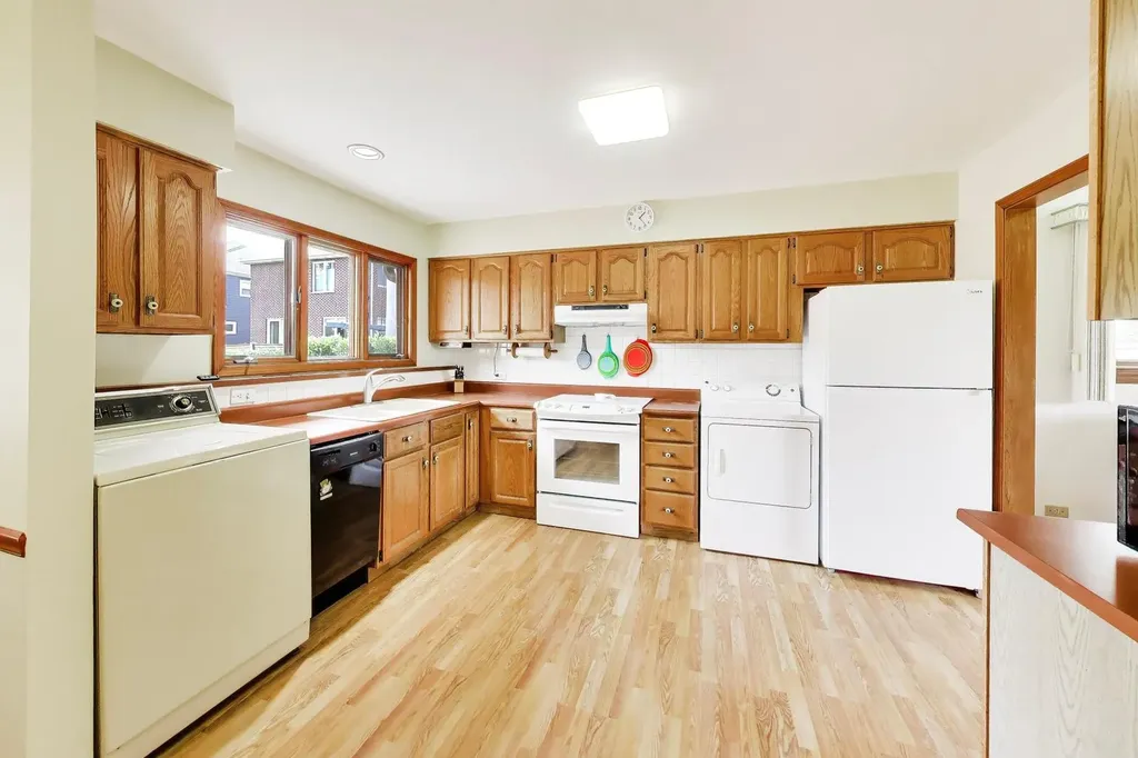 336 West Fremont Avenue Elmhurst IL 60126