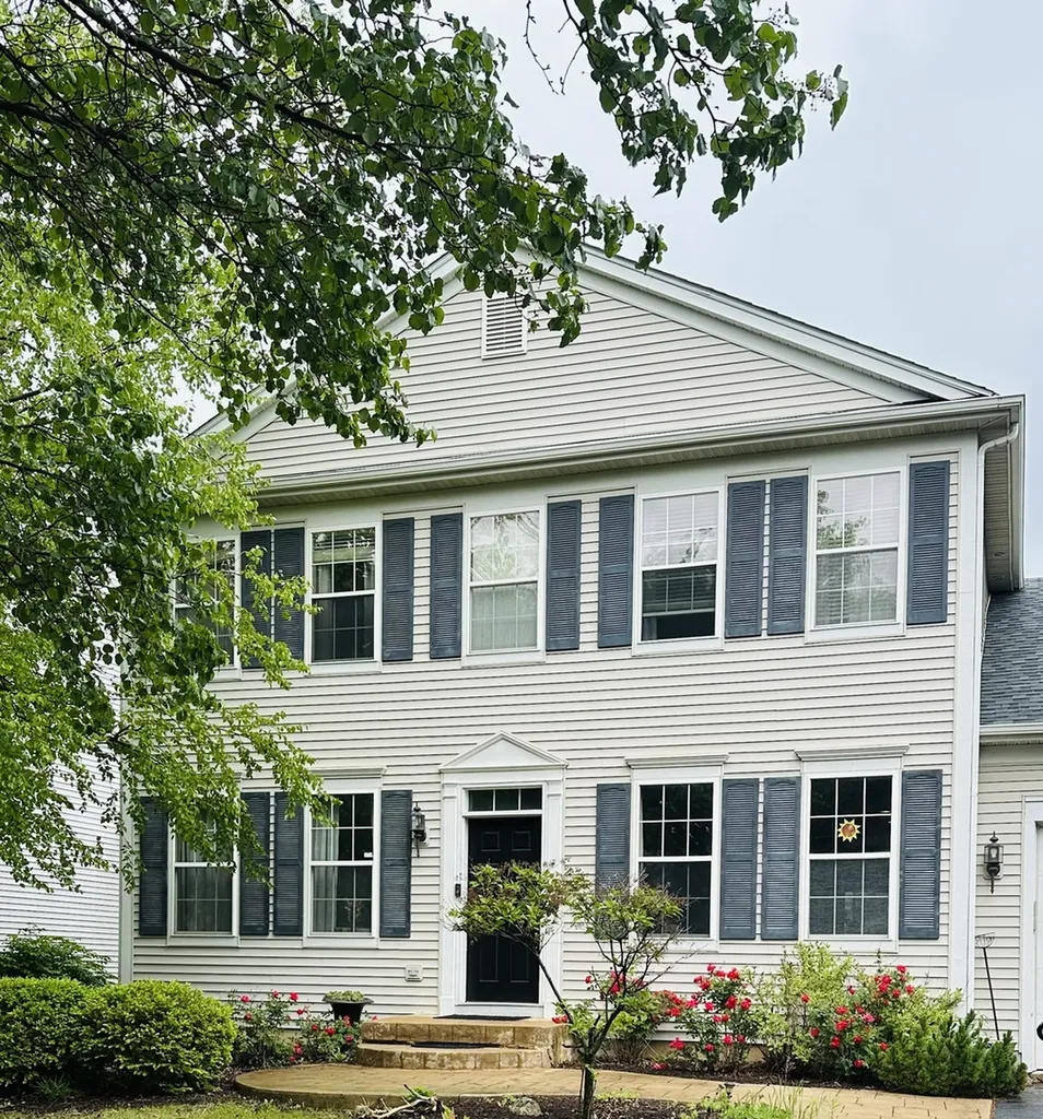 1582 Manhattan Street Bolingbrook IL 60490
