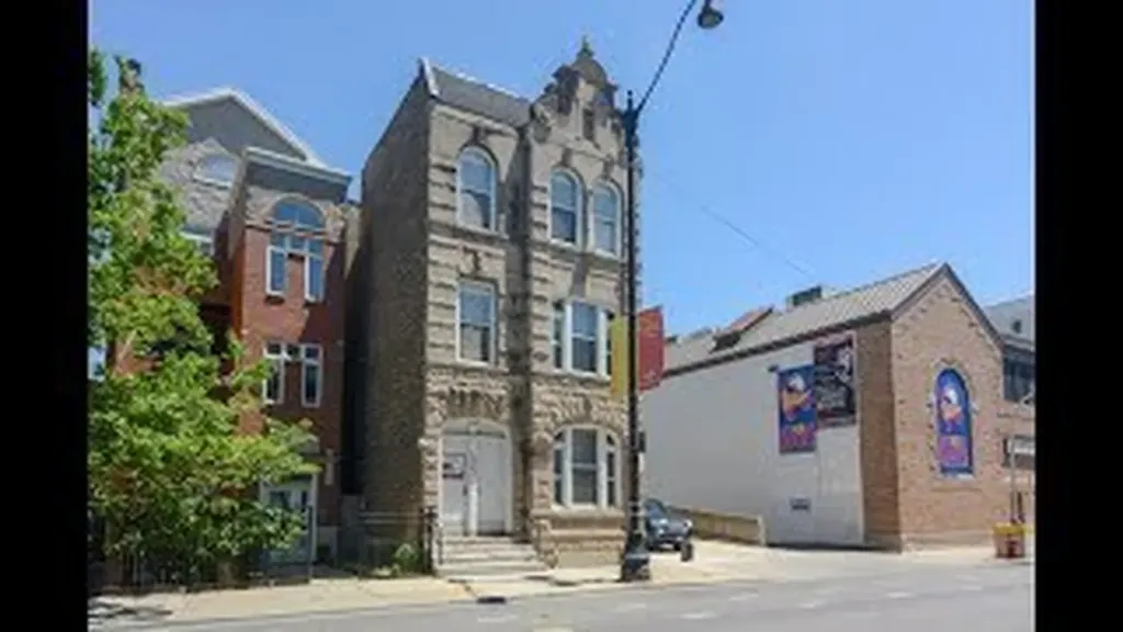 1653 North Halsted Street Chicago IL 60614