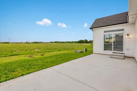 2080 Waters Edge Drive Minooka IL 60447
