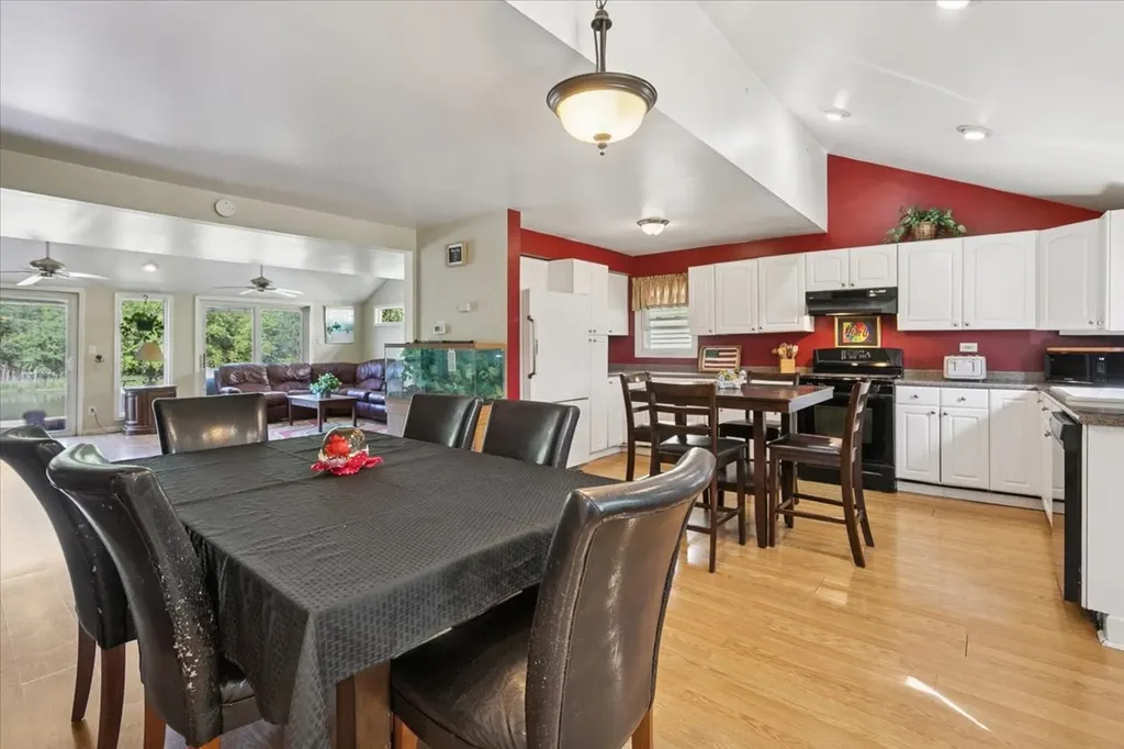 42515 North Forest Lane Antioch IL 60002