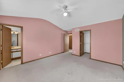 738 Silk Oak Lane Crystal Lake IL 60014