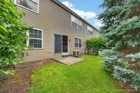 738 Silk Oak Lane Crystal Lake IL 60014
